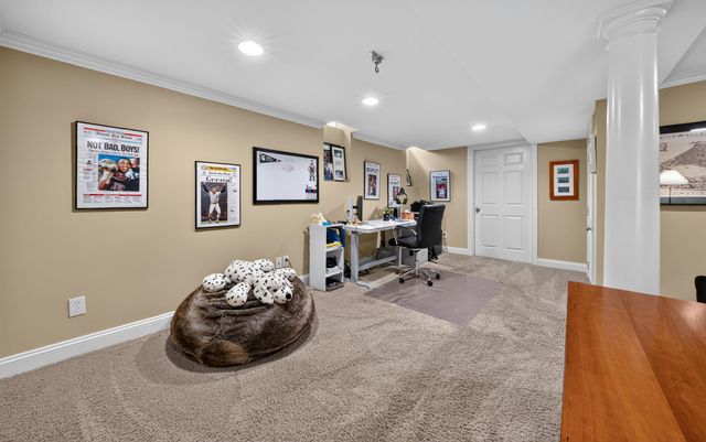 864 Great Oaks Boulevard, Rochester, MI 48307