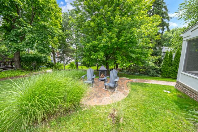 864 Great Oaks Boulevard, Rochester, MI 48307