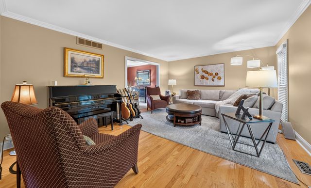 864 Great Oaks Boulevard, Rochester, MI 48307