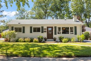 743 W Vermont Street, Villa Park, IL 60181