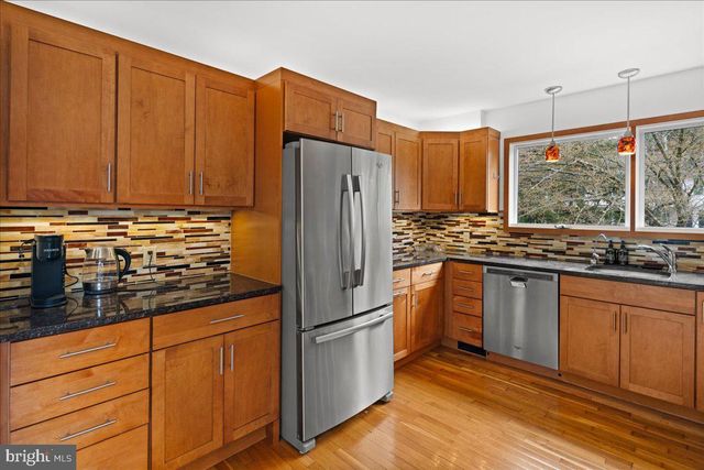 140 LAUREL ROAD, Princeton, NJ 08540