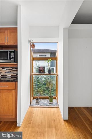 140 LAUREL ROAD, Princeton, NJ 08540