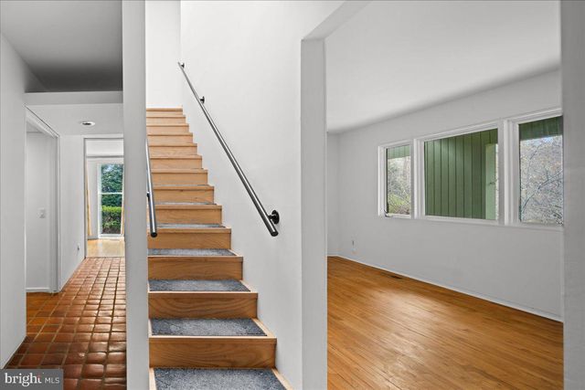 140 LAUREL ROAD, Princeton, NJ 08540