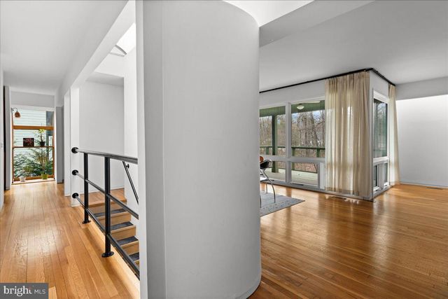 140 LAUREL ROAD, Princeton, NJ 08540