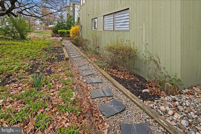140 LAUREL ROAD, Princeton, NJ 08540