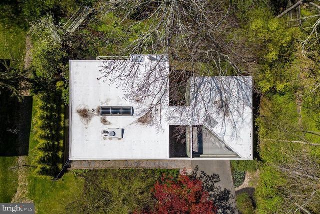 140 LAUREL ROAD, Princeton, NJ 08540