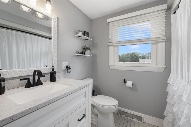 12 Hidden Valley Lane, Lincoln, RI 02865
