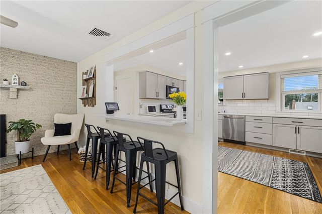 12 Hidden Valley Lane, Lincoln, RI 02865