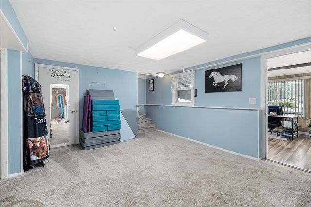 12 Hidden Valley Lane, Lincoln, RI 02865