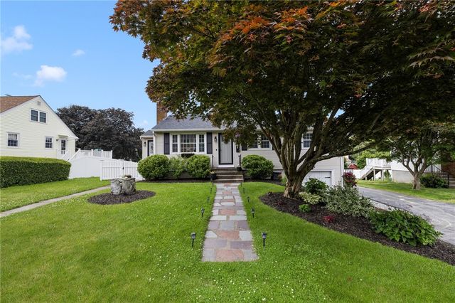 12 Hidden Valley Lane, Lincoln, RI 02865