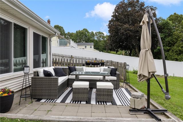 12 Hidden Valley Lane, Lincoln, RI 02865