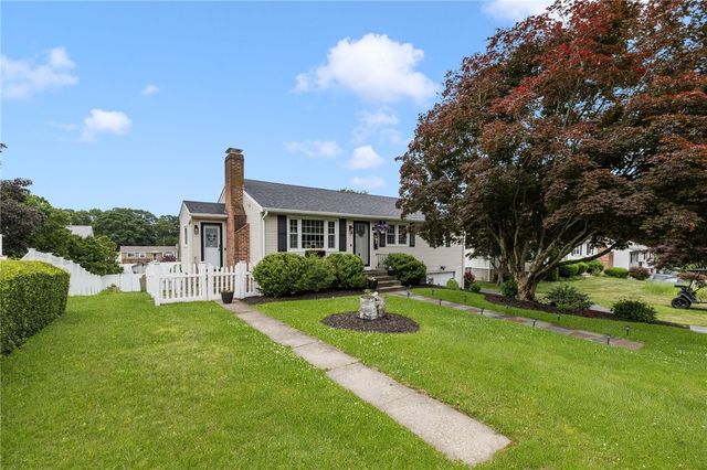 12 Hidden Valley Lane, Lincoln, RI 02865