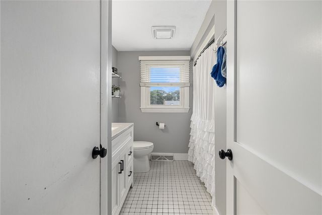 12 Hidden Valley Lane, Lincoln, RI 02865