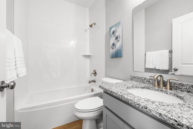 212 RIDGE VIEW LN, Hanover, PA 17331