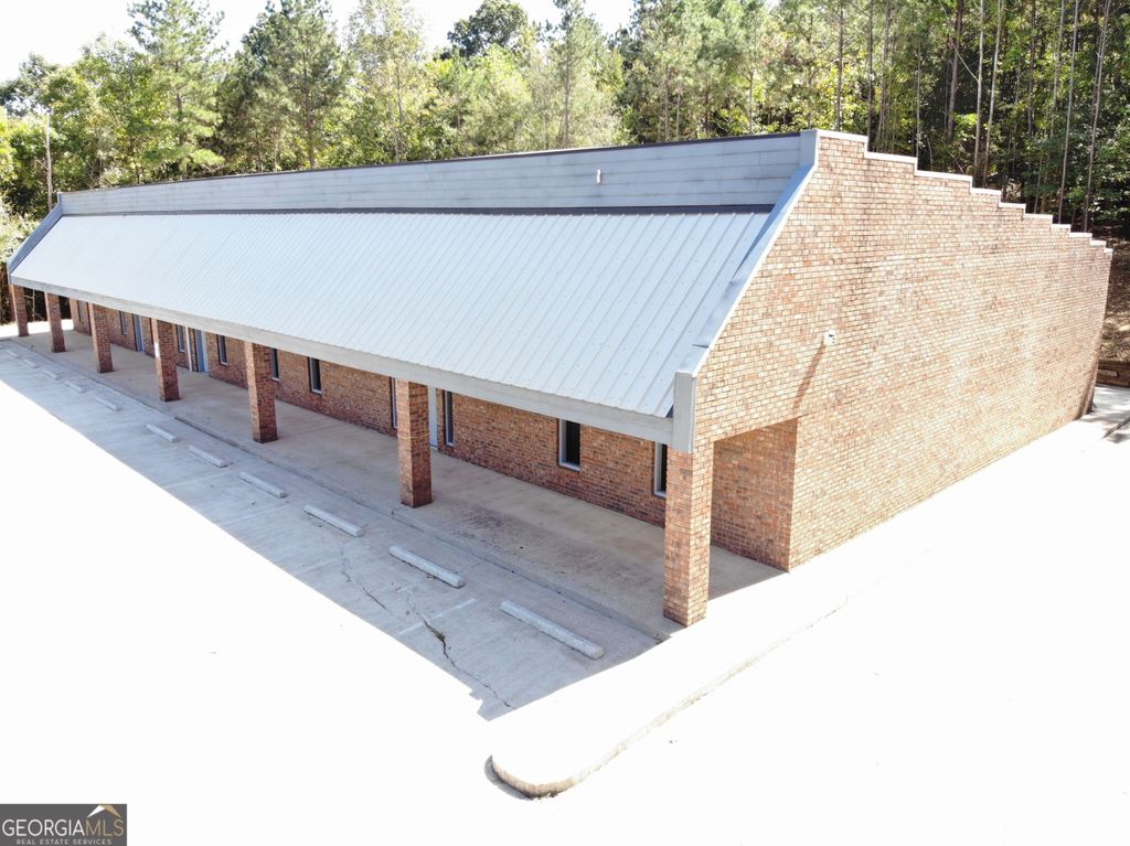 232-236 Industrial Park Drive, Commerce, GA 30530 — photo 2