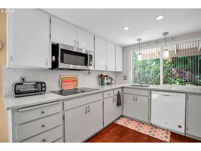 16515 Sw MONACO Ln, Portland, OR 97224