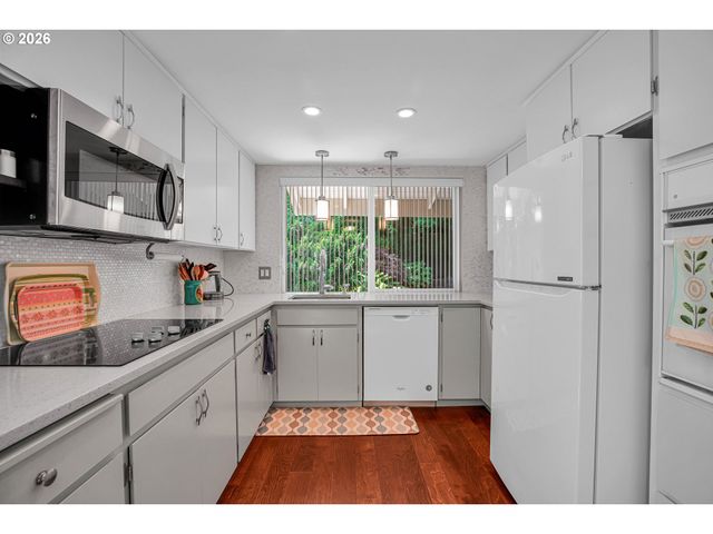 16515 Sw MONACO Ln, Portland, OR 97224