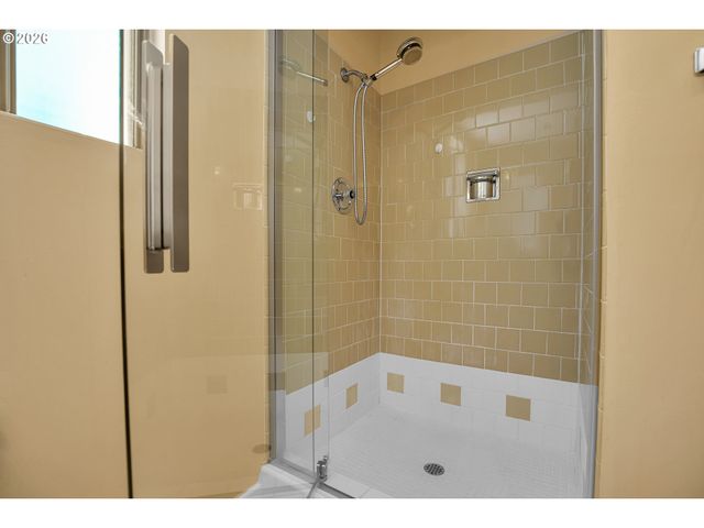 16515 Sw MONACO Ln, Portland, OR 97224