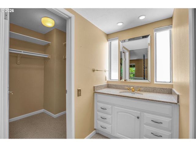 16515 Sw MONACO Ln, Portland, OR 97224