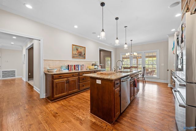 7864 Walsingham Road, Huntsville, AL 35802