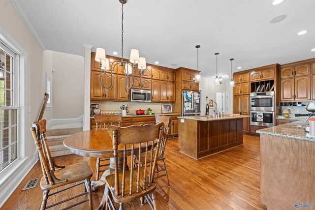 7864 Walsingham Road, Huntsville, AL 35802