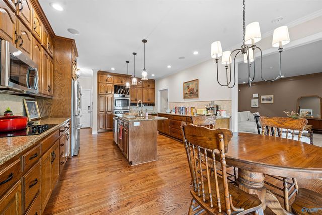 7864 Walsingham Road, Huntsville, AL 35802