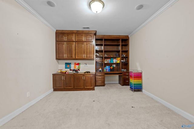 7864 Walsingham Road, Huntsville, AL 35802