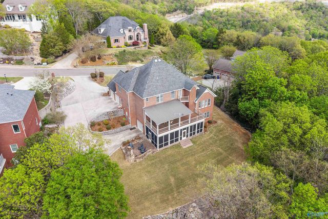 7864 Walsingham Road, Huntsville, AL 35802