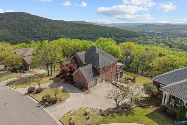 7864 Walsingham Road, Huntsville, AL 35802