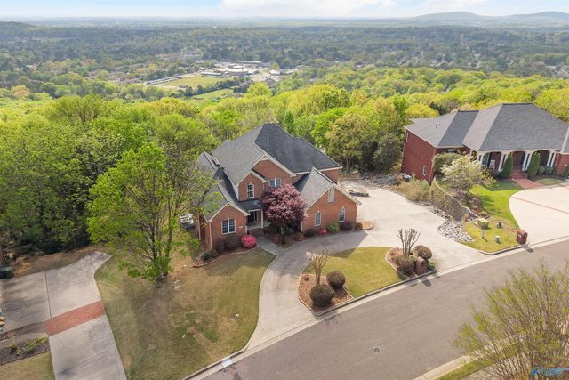 7864 Walsingham Road, Huntsville, AL 35802