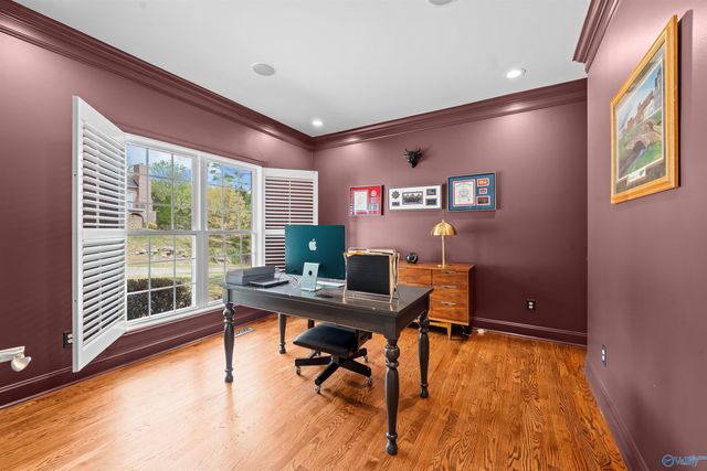 7864 Walsingham Road, Huntsville, AL 35802