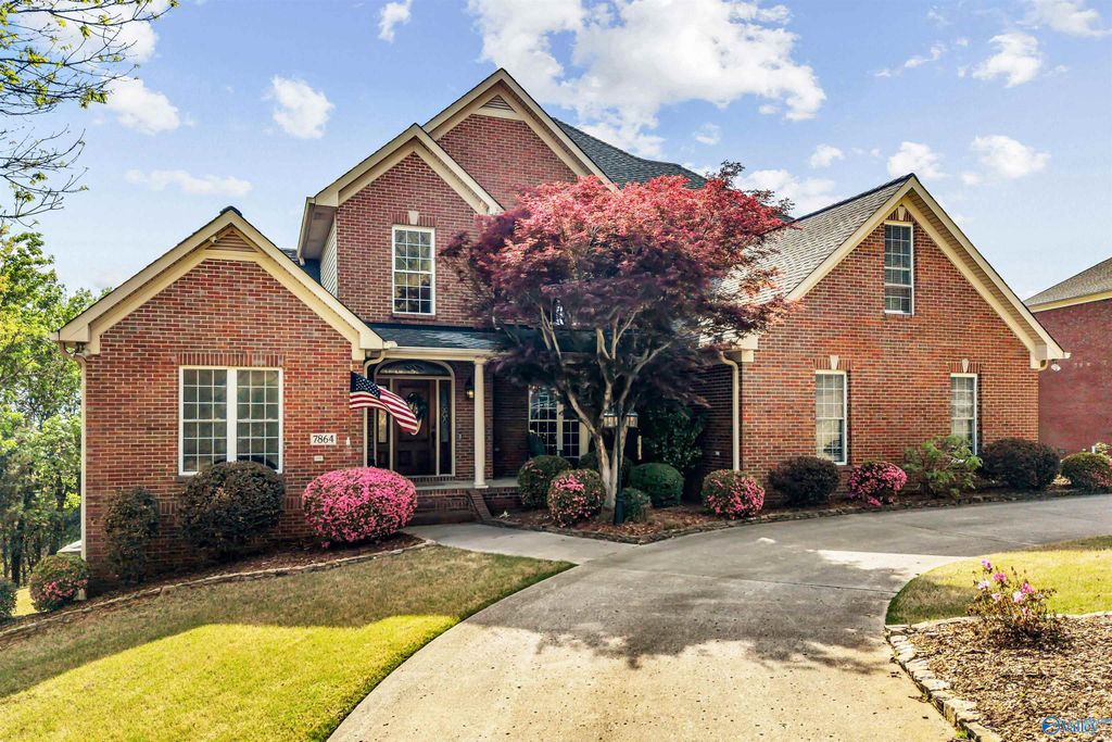 7864 Walsingham Road, Huntsville, AL 35802
