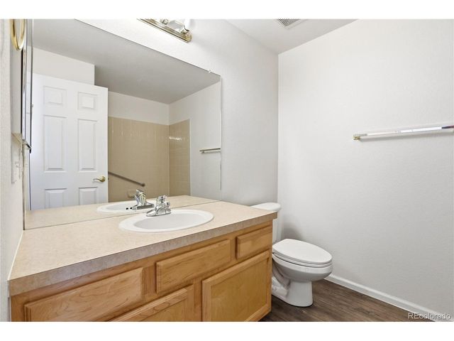 1435 S Chambers Rd 104, Aurora, CO 80017
