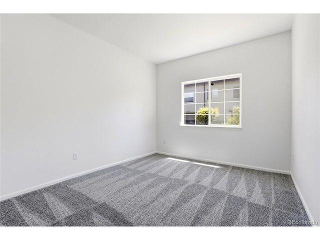 1435 S Chambers Rd 104, Aurora, CO 80017