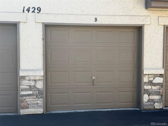 1435 S Chambers Rd 104, Aurora, CO 80017