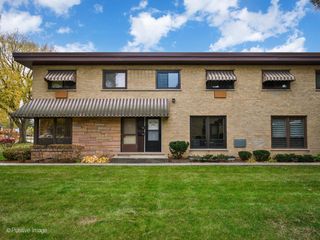 932 N Wheeling Road, Mount Prospect, IL 60056