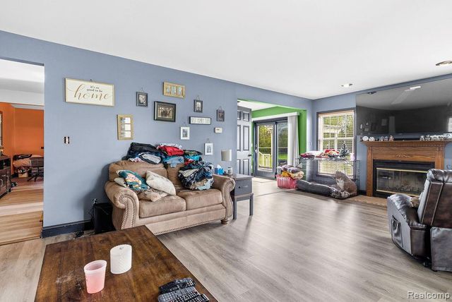1128 N Morrish Road, Flint, MI 48532