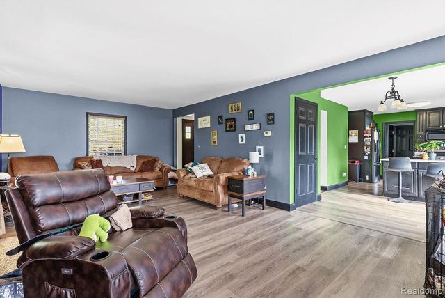 1128 N Morrish Road, Flint, MI 48532