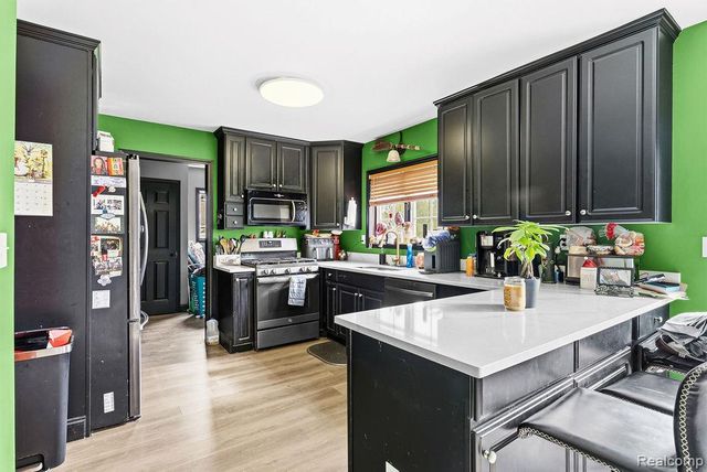 1128 N Morrish Road, Flint, MI 48532