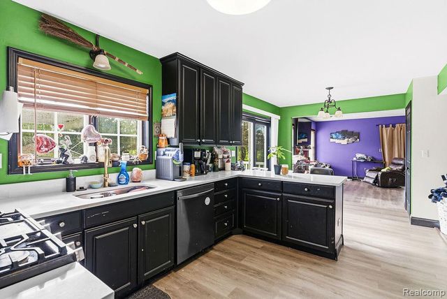 1128 N Morrish Road, Flint, MI 48532