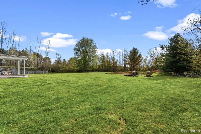 1128 N Morrish Road, Flint, MI 48532