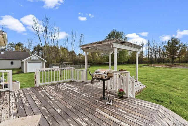 1128 N Morrish Road, Flint, MI 48532