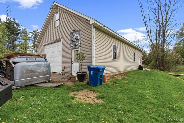 1128 N Morrish Road, Flint, MI 48532
