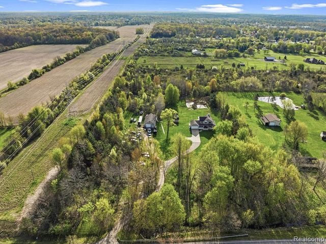 1128 N Morrish Road, Flint, MI 48532