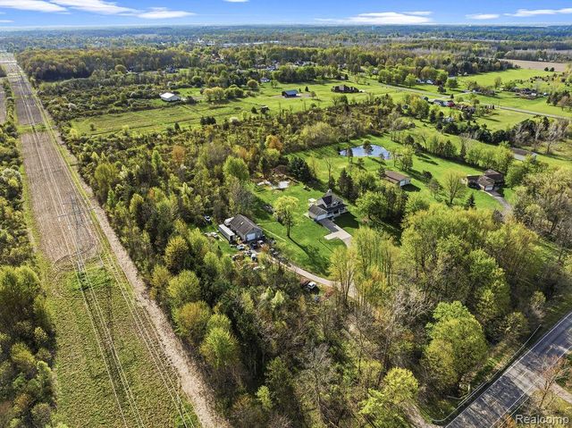 1128 N Morrish Road, Flint, MI 48532