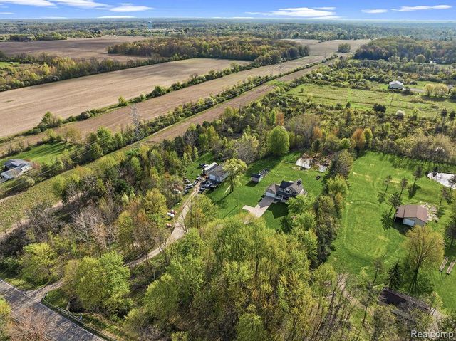 1128 N Morrish Road, Flint, MI 48532