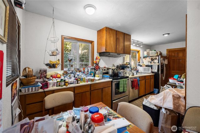 2552 NE 168th Street, Lake Forest Park, WA 98155