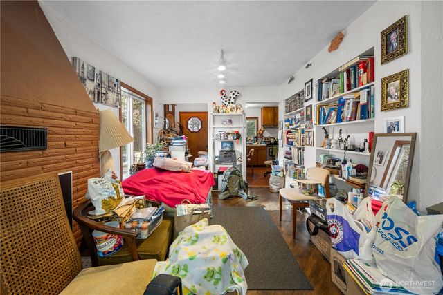 2552 NE 168th Street, Lake Forest Park, WA 98155