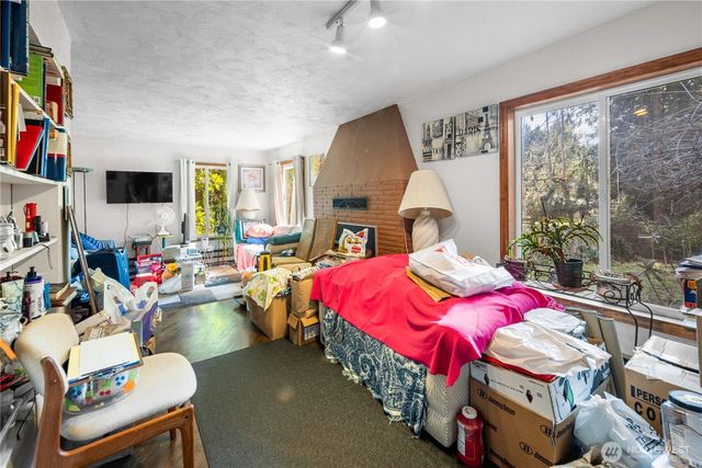 2552 NE 168th Street, Lake Forest Park, WA 98155