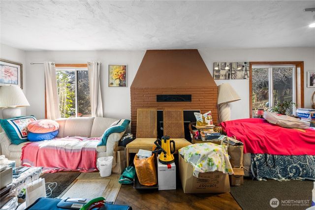 2552 NE 168th Street, Lake Forest Park, WA 98155